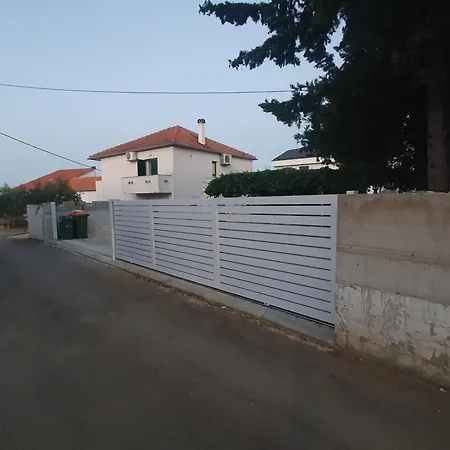 Apartments Sucur Preko Exterior photo